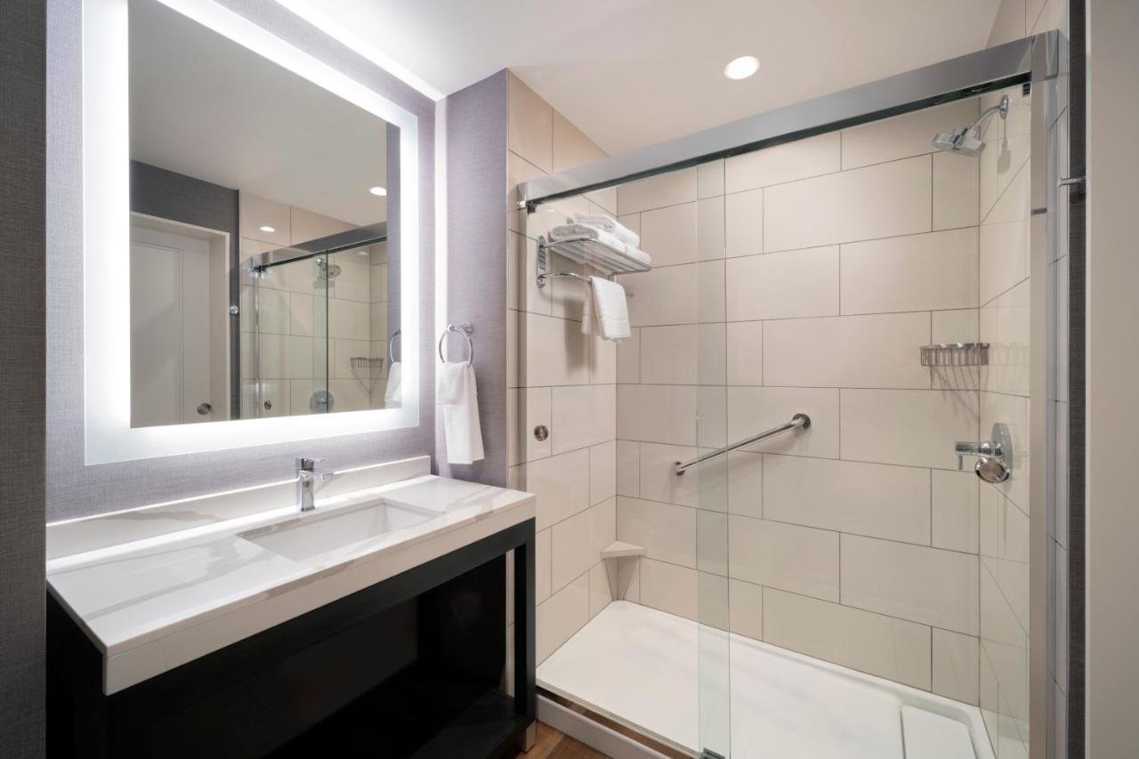 One Bedroom Kitchen Suite | King Bed (Plus Sofa Bed)