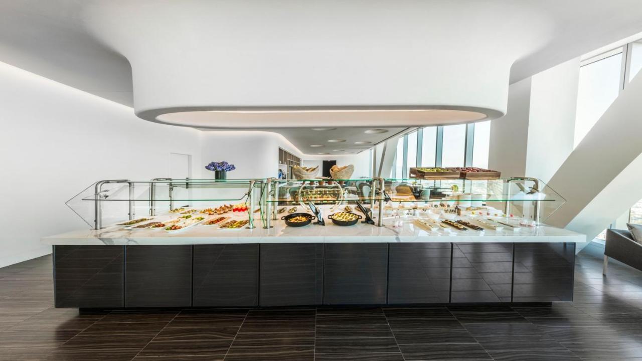 King Suite Club Floor