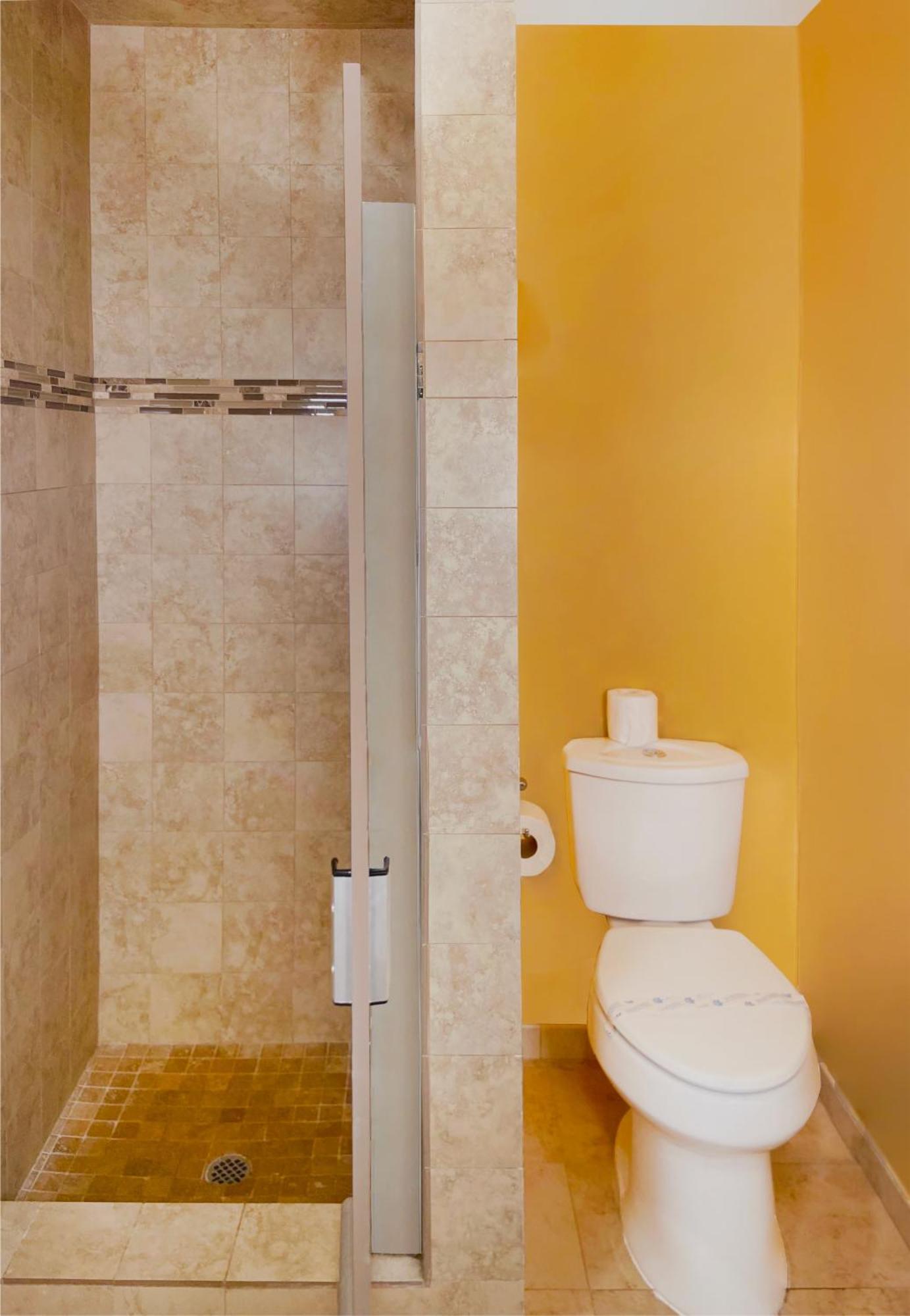 Deluxe Suite Spa Bath