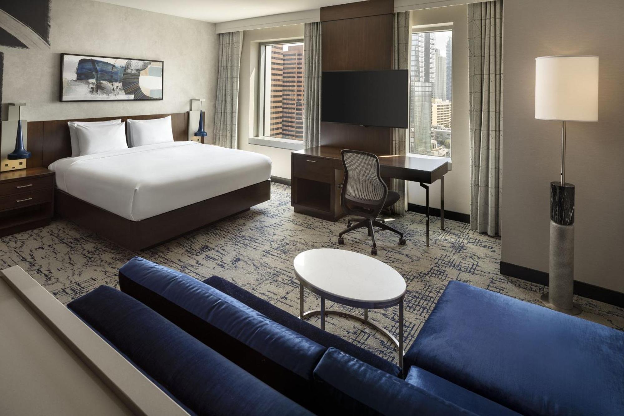 Guest room 1 King Sofa bed City view High floor