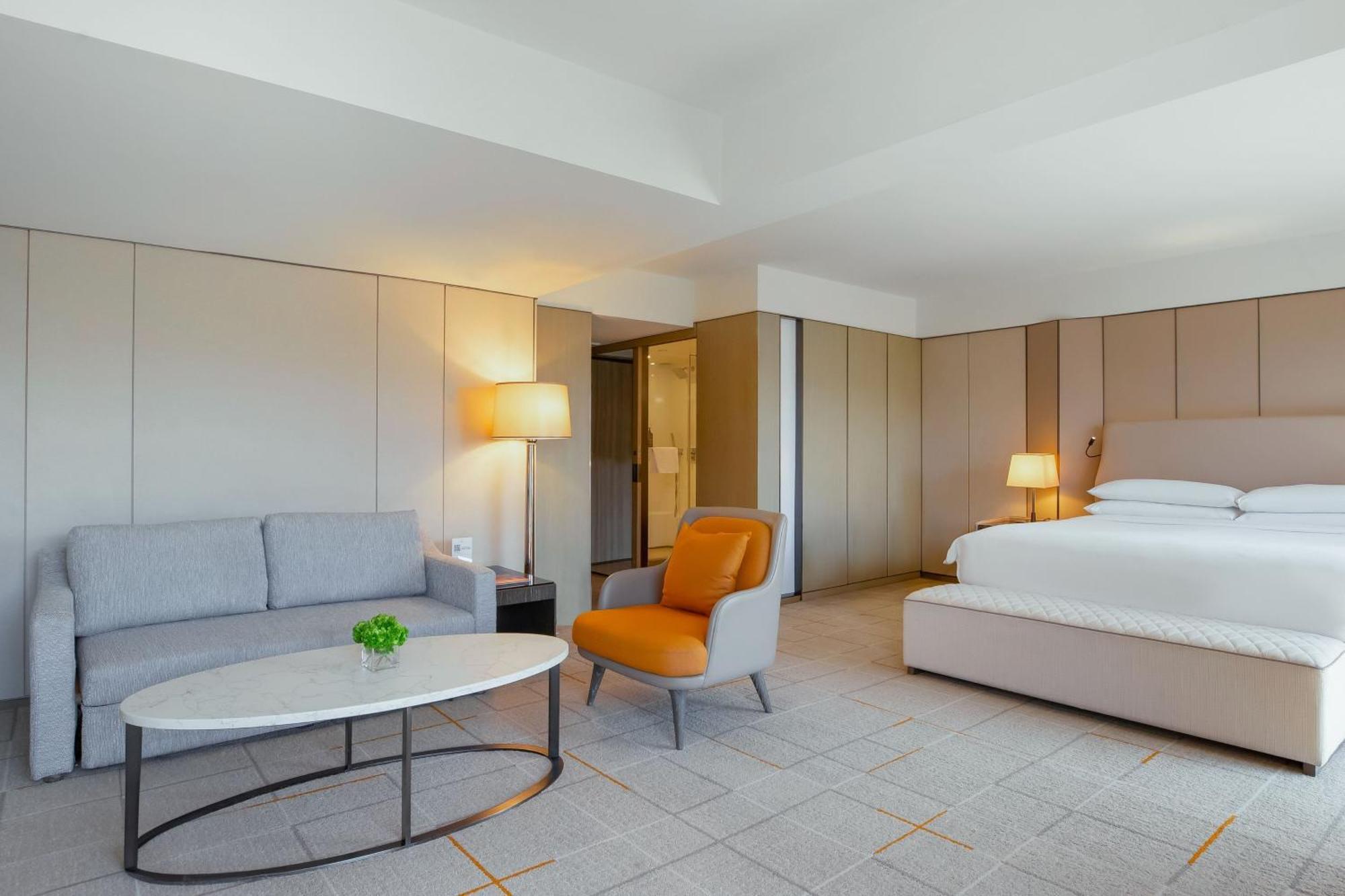 Club level Guest room King