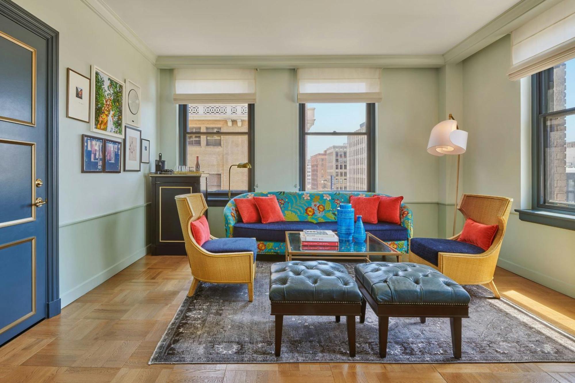 One-Bedroom Claire King Suite City View