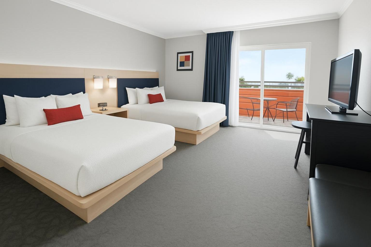 2 QUEEN BEDS WITH BALCONY
