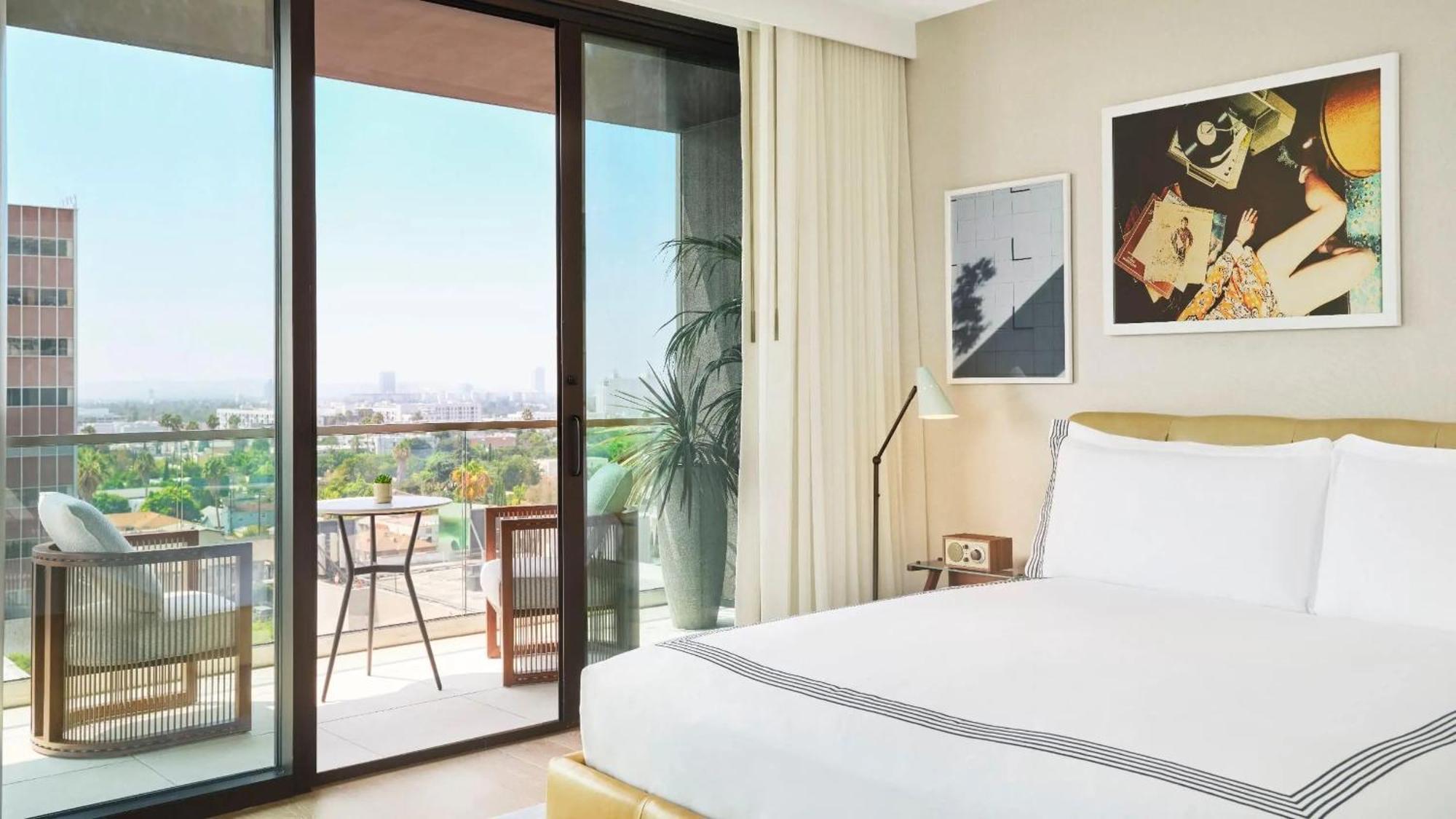 King Studio Balcony Hollywood Hills View