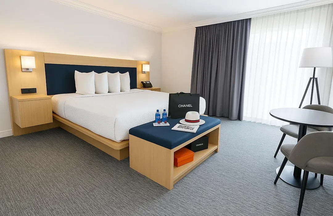 The Live Hotel-1