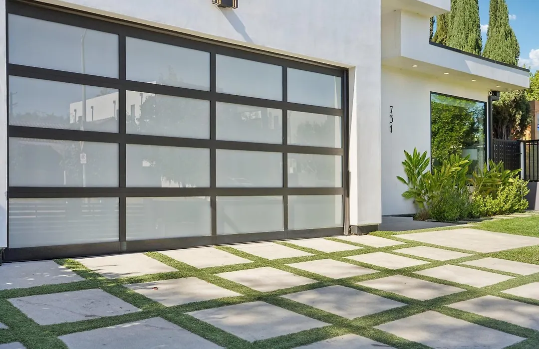 Curson Modern-1