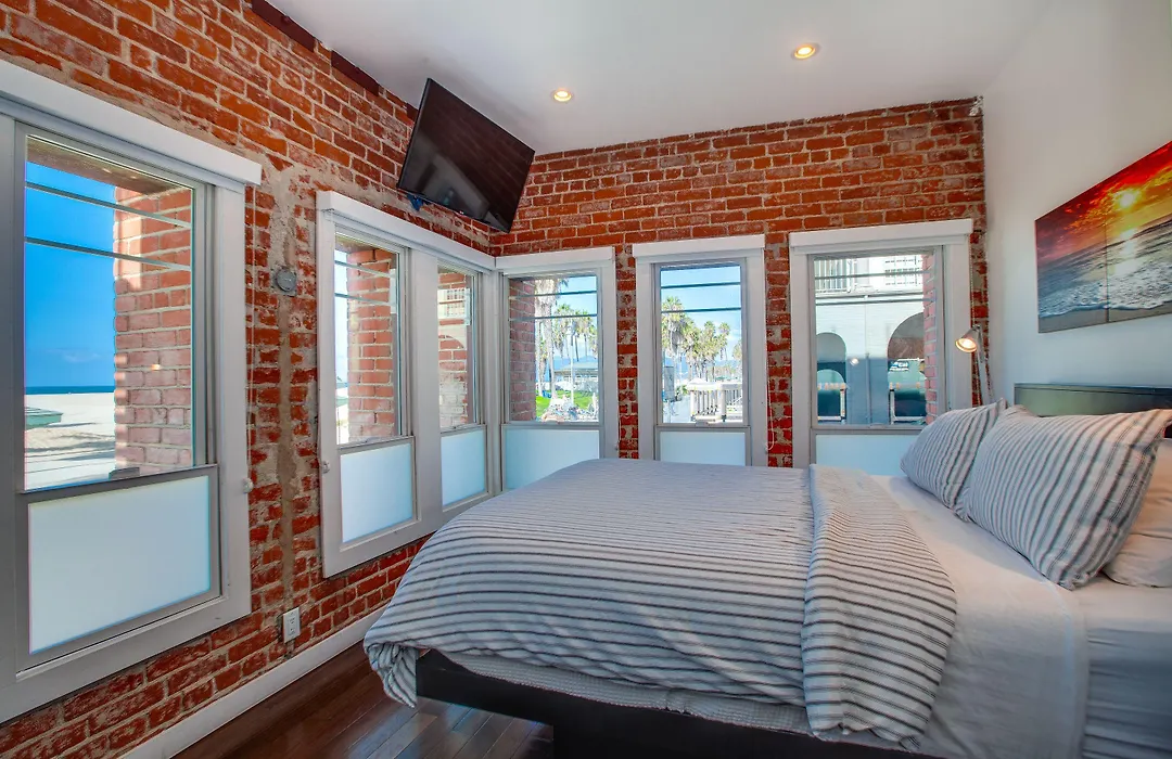 Venice Breeze Suites-1