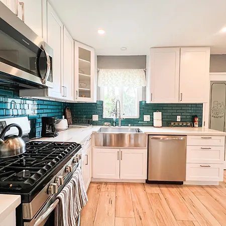 Luxurious 4Br House With Swimming Pool -Fb-3