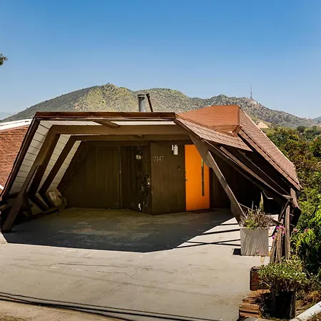 Architectural Marvel In Hollywood Hills With Views-3