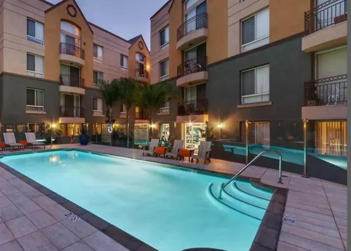 The Reve Appartment Marina 2 Bedrooms With Swimming Pool Free Parking Los Angeles