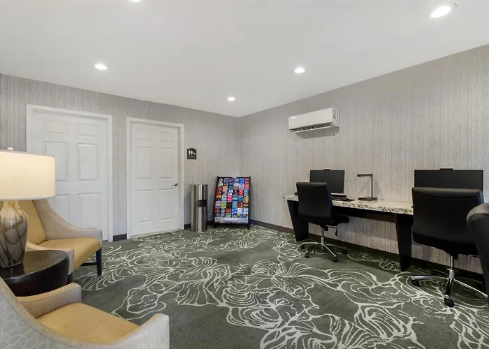 Best Western Plus Carriage Inn Los Angeles